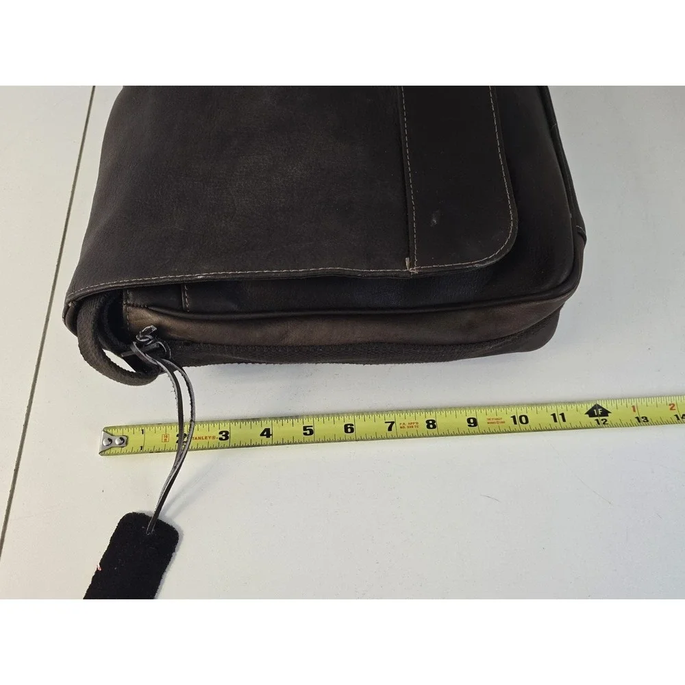 Kenneth Cole REACTION Risky Business Messenger Bag Genuine Leather NWT Vintage